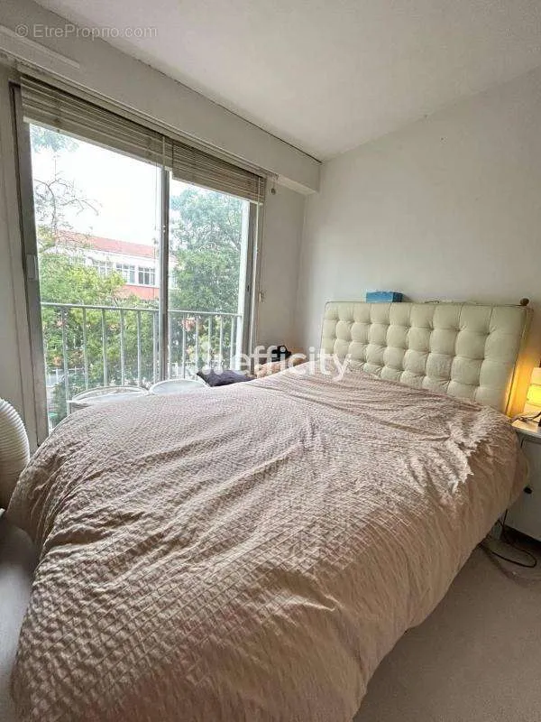 4-toaline korter asukohas Paris-18e