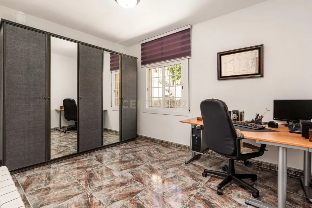 Office - Independent House with Montserrat Views in Abrera