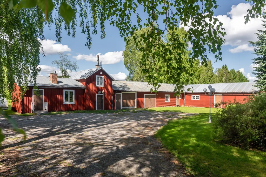 Välivaade - Charming Red Cottage with Garden in Junsele