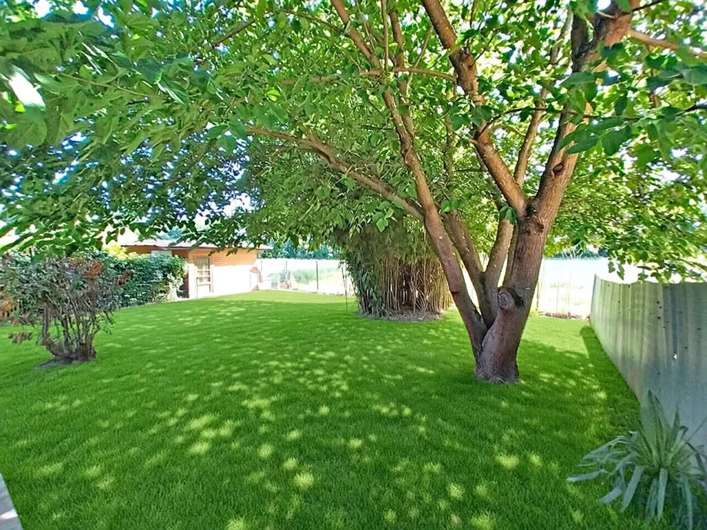 Aed - Contemporary House with Garden near Libourne