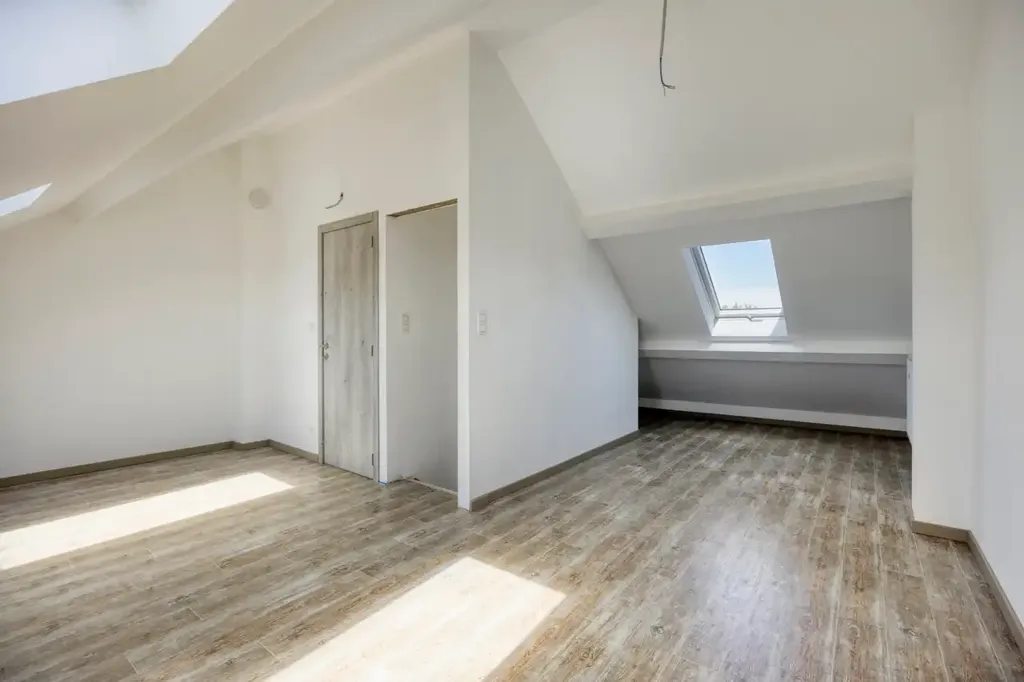 Pièces - Nouveau Triplex avec Terrasse et Jardin à Wemmel