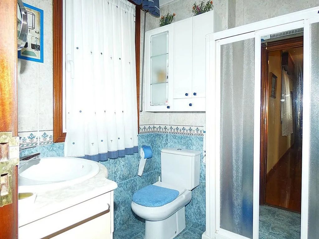 Salles de bain - Apartment with Balcony in Arrontegi Centre
