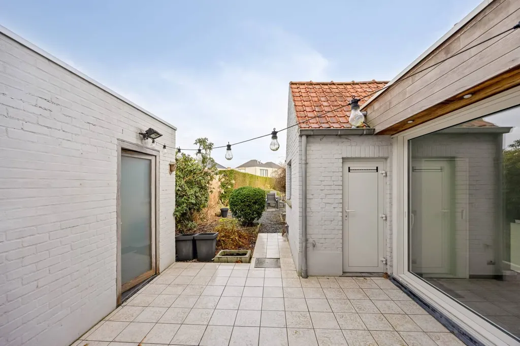 Garden - House with Separate Salon in Lendelede