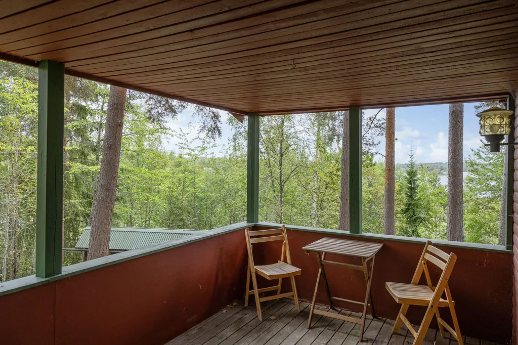 Terrass - Lakefront Plot with Cottage in Krågedal