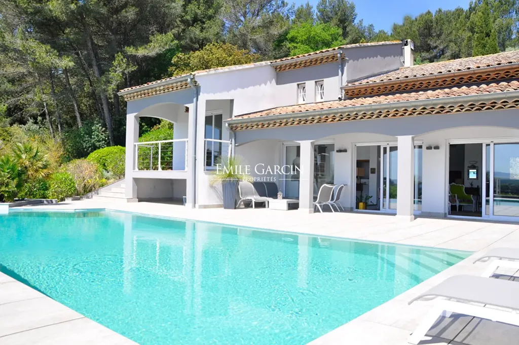 Piscine - Maison 10 pièces à Noves