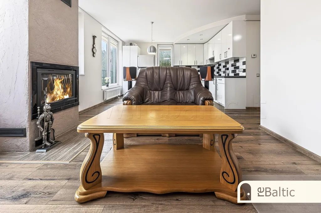 Séjour - Two-Storey Apartment with Fireplace in Burbiškės
