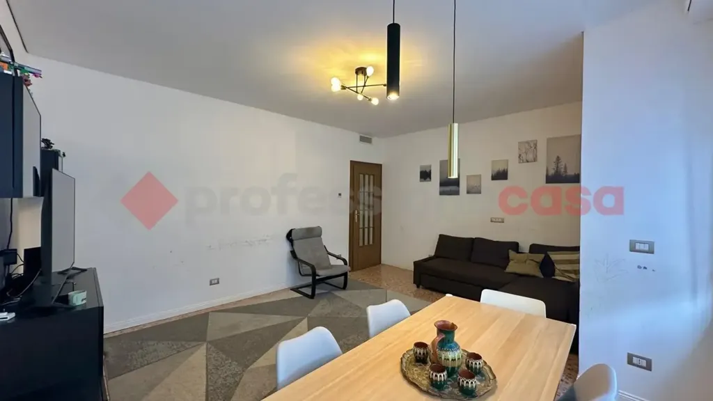 Living Room - Semi-detached Villa with Central Location in Opera