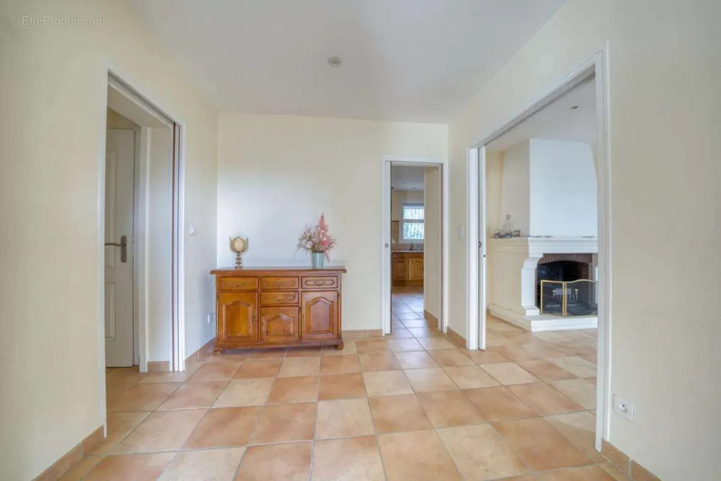Esik - Charming House with Garden in Saintes