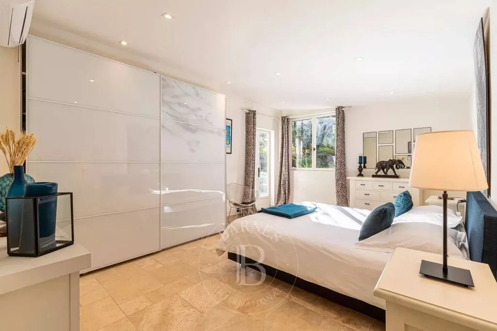 Bedrooms - Luxury Villa with Sea View in Cap d'Antibes