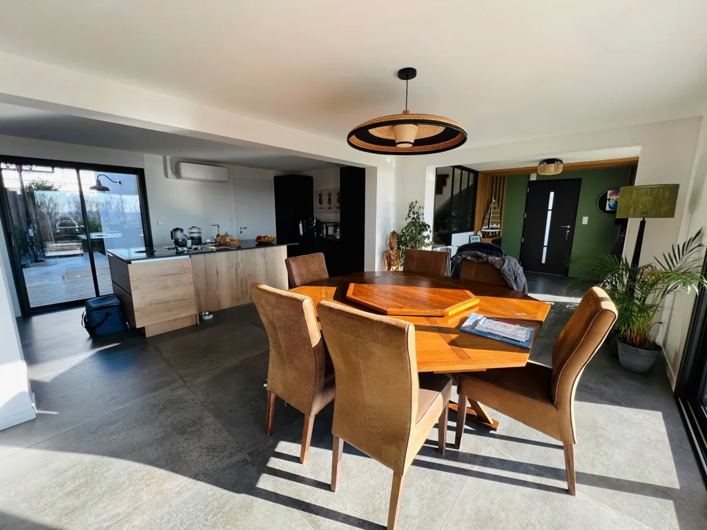 Dining Room - Villa with Sea View in Brétignolles-sur-Mer