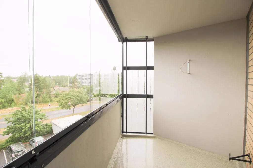 Rõdu - Spacious Flat with Balcony in Länsimäki, Vantaa