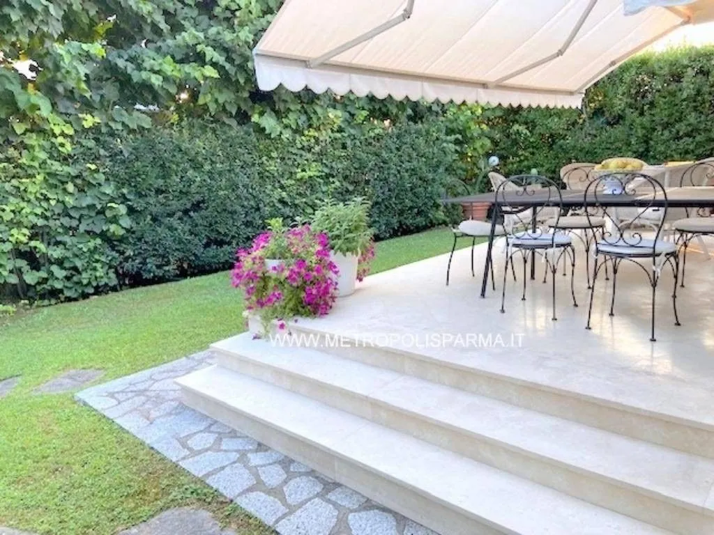 Terrace - Luxury Villa with Garden in Forte dei Marmi