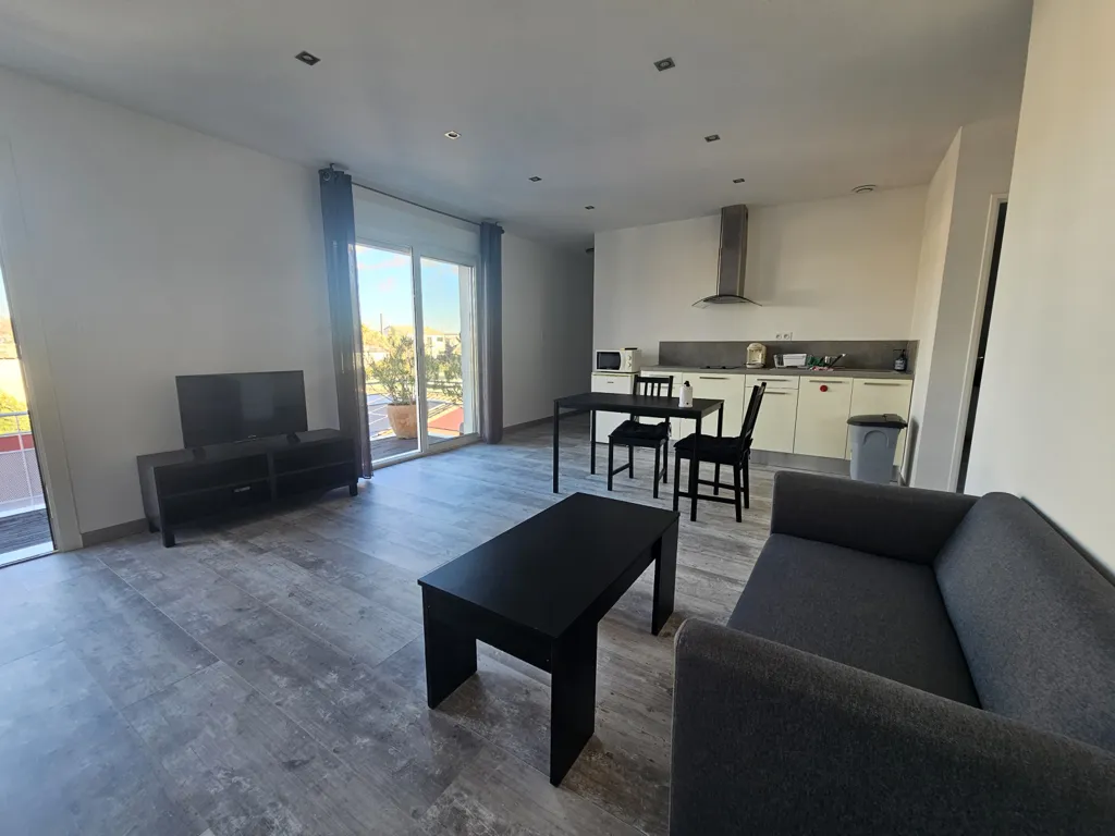 Elutuba - Split-Level House with Pool in Lunel