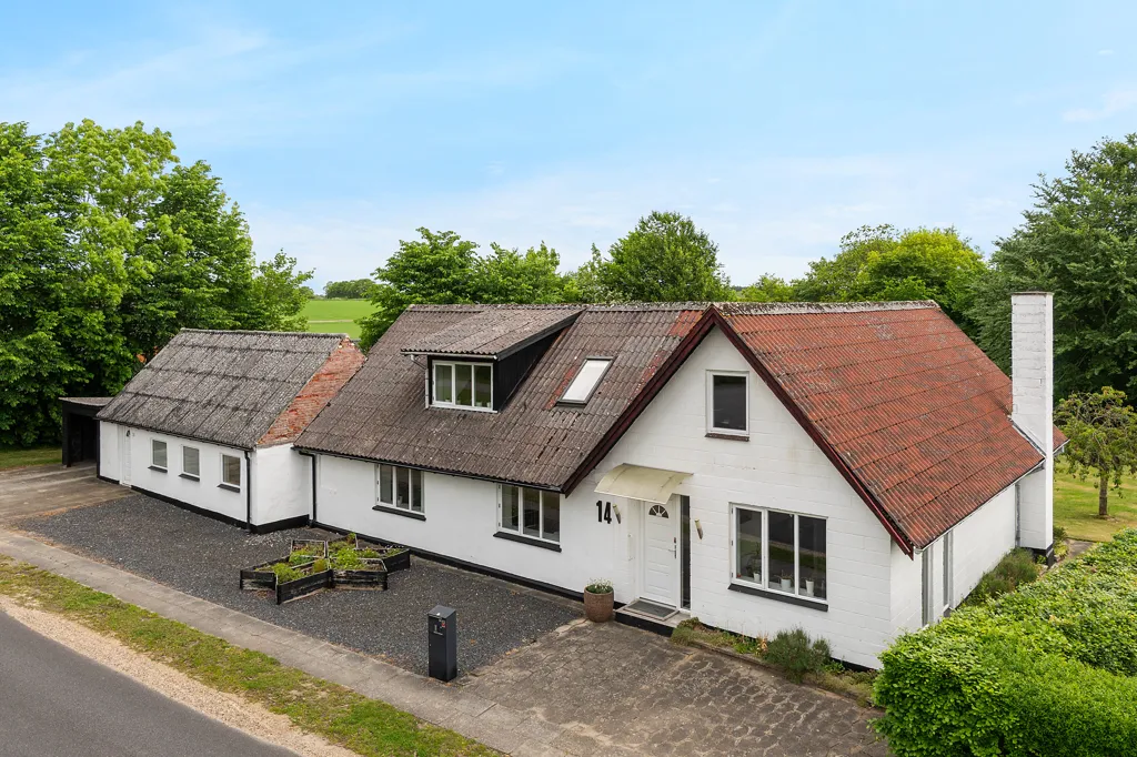 Õhuvaade - Historic Villa with Garden in Aulum