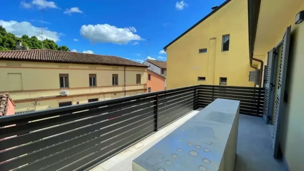 Balcone - Apartment with Terrace in Cento Centre