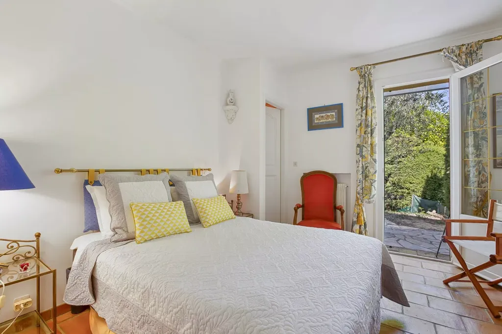 Chambres - Villa de Charme avec Vue Mer au Rouret