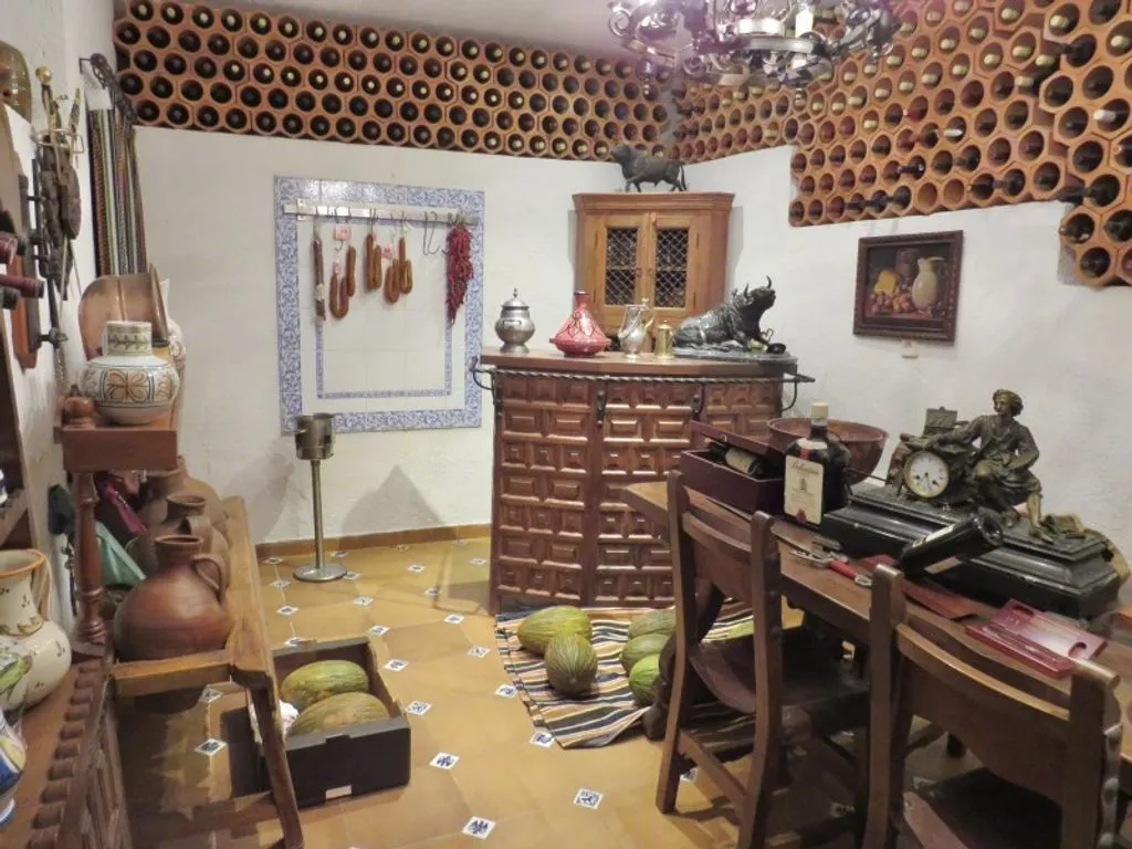 Pièces - Luxury House with South-Facing Views in Algete