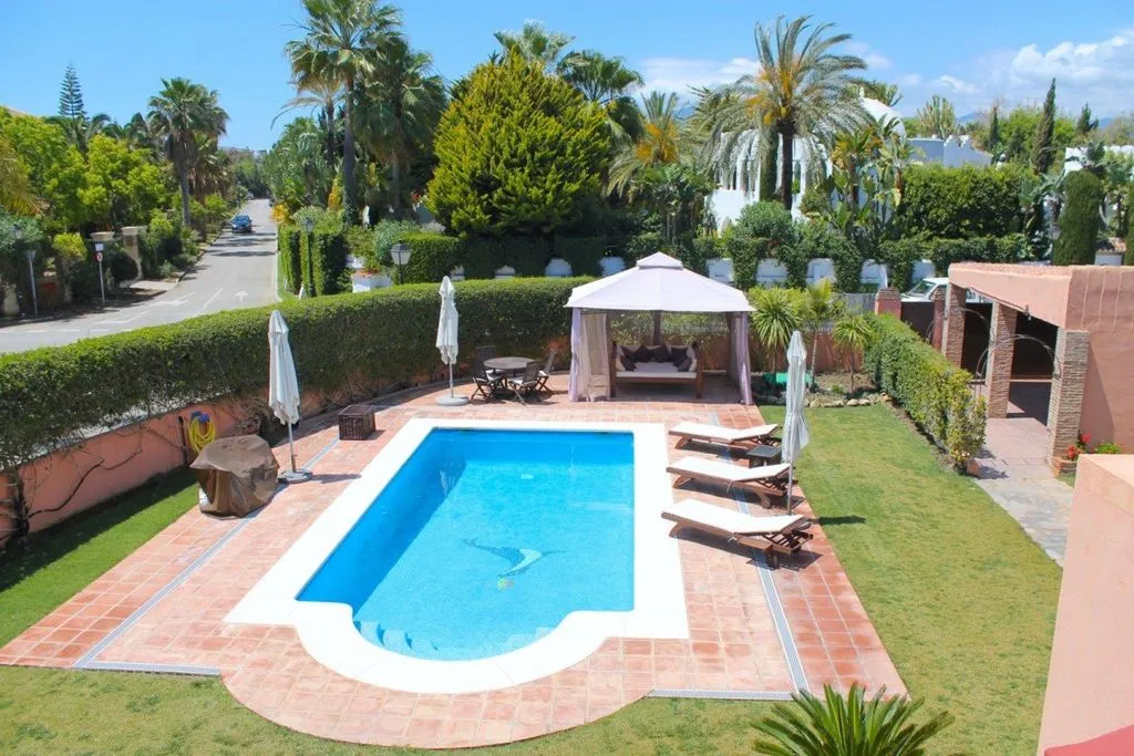 Piscine - Andalusian Villa with Pool in Estepona