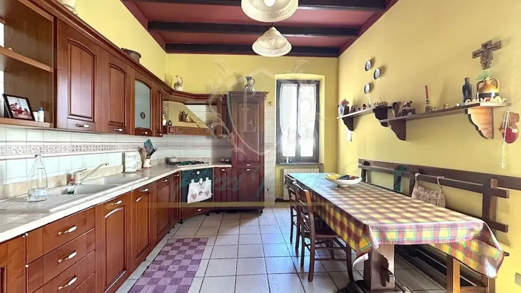 Cucina - Historic Villa with Vineyard View in San Colombano