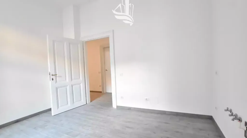 Toad - Versatile Apartment with Balcony in Bolzano