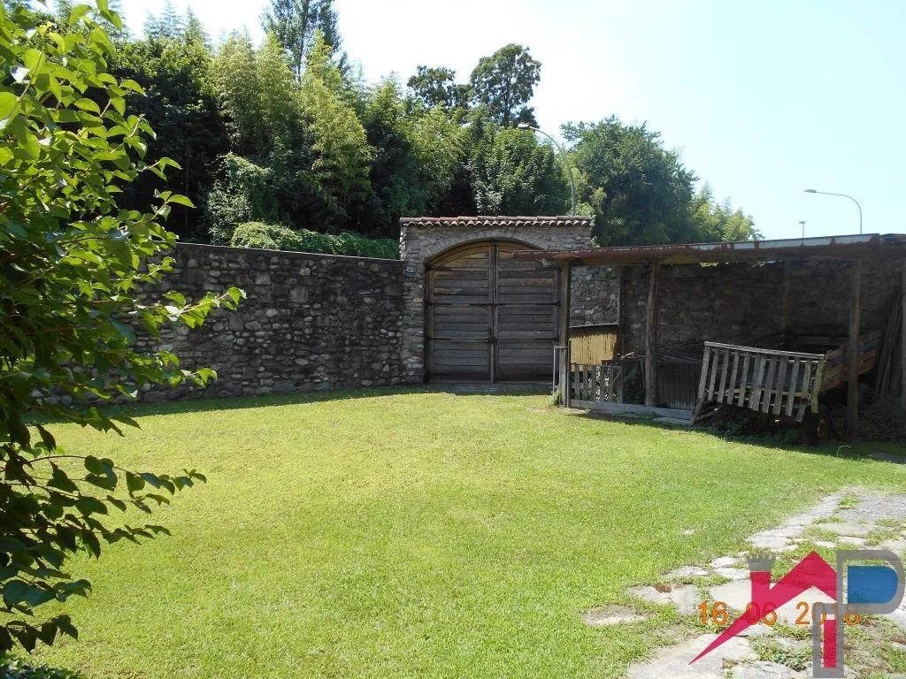 Jardin - Rustic Farmhouse with Terrace in Cisano Bergamasco