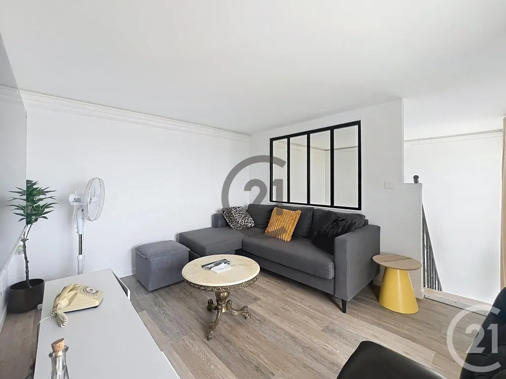 Séjour - Chambre en Colocation Rénovée avec Balcon à Le Mée-sur-Seine