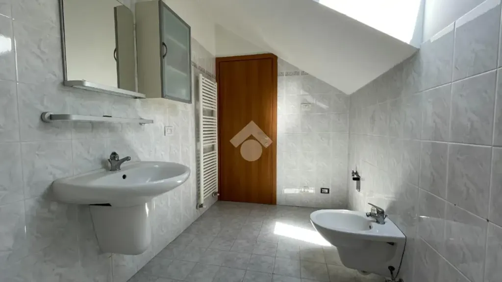 Vannitoad - Mansard Apartment with Terrace in Cassinasco