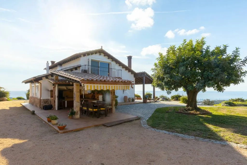Välivaade - Luxury Detached House with Sea View in Mataró