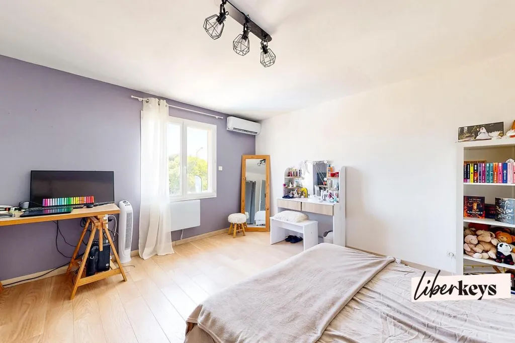 Magamistoad - Spacious House with Polyvalent Room in Vauvert