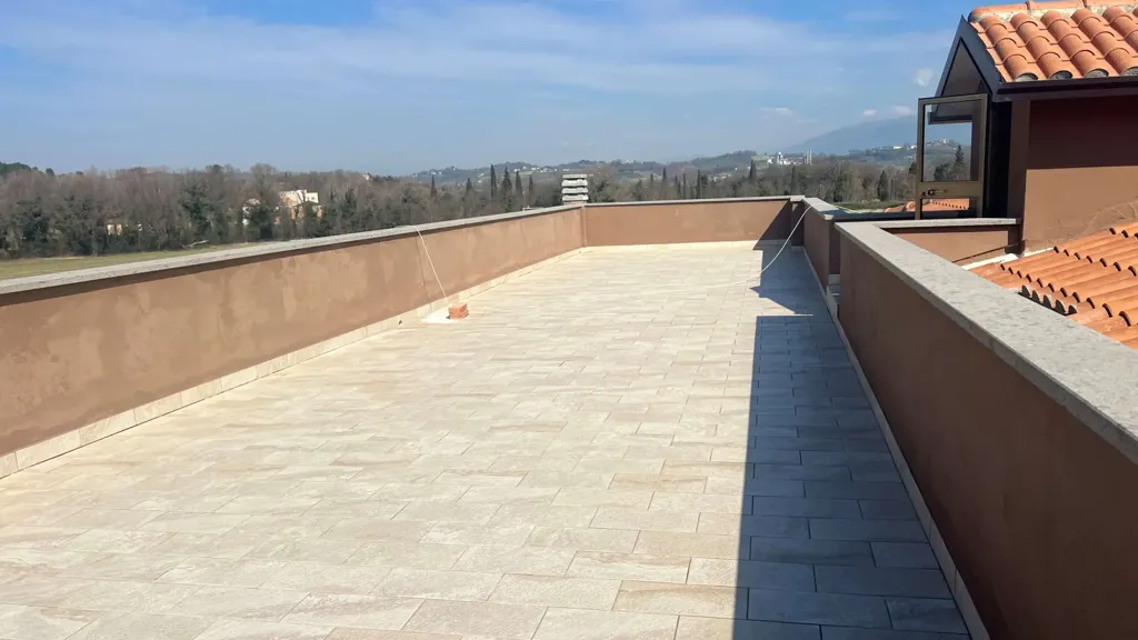 Terrass - Mixed-Use Villa with Terraces in Spoleto