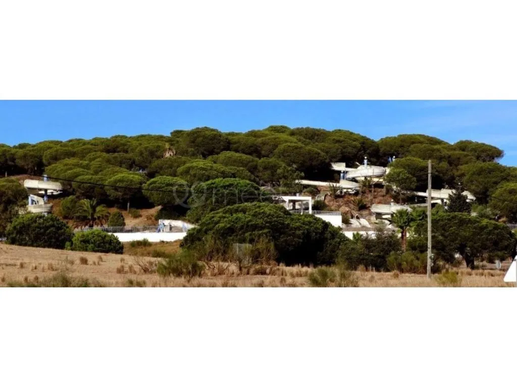 Mixed-Use Land with Sea View in Altura