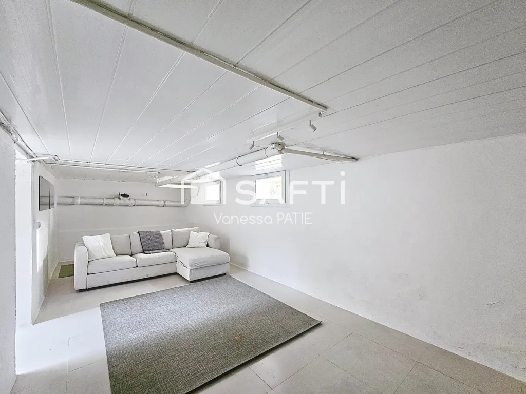 Garage - Maison Atypique avec Jardin à Malakoff