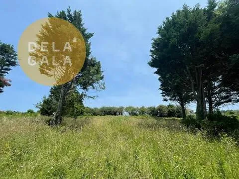 Aed - Chalet with Extensive Land in Getxo