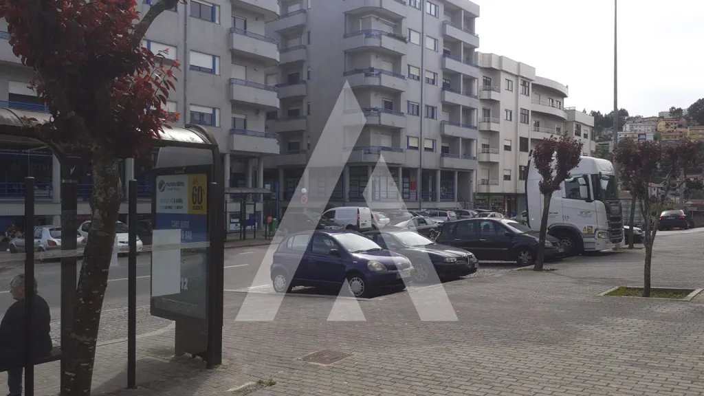 Välivaade - New Shop with Parking in São Pedro da Cova