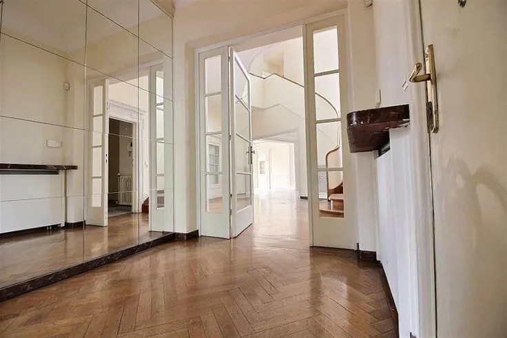 Esik - Apartment with Avenue Louise View in Brussels