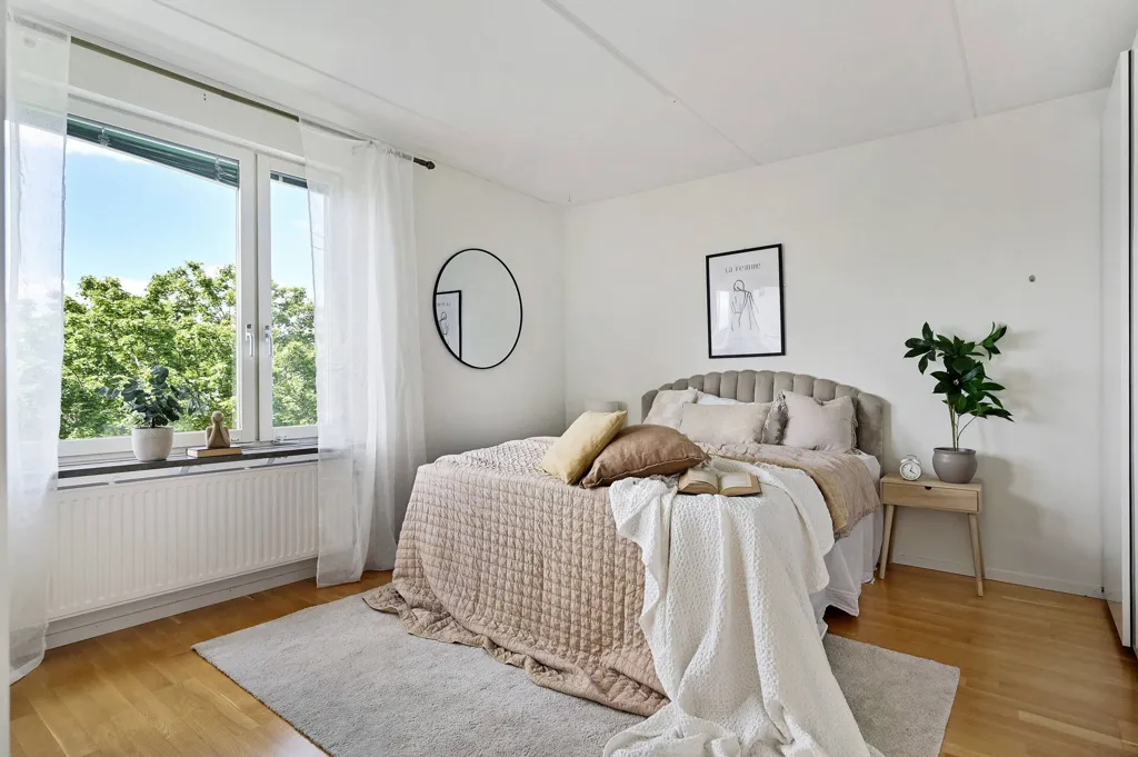 Magamistoad - Two-Bedroom Flat with Garden View in Farsta