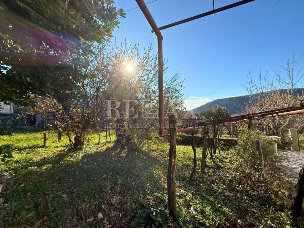 Giardino - Historic House with Garden in Bribir