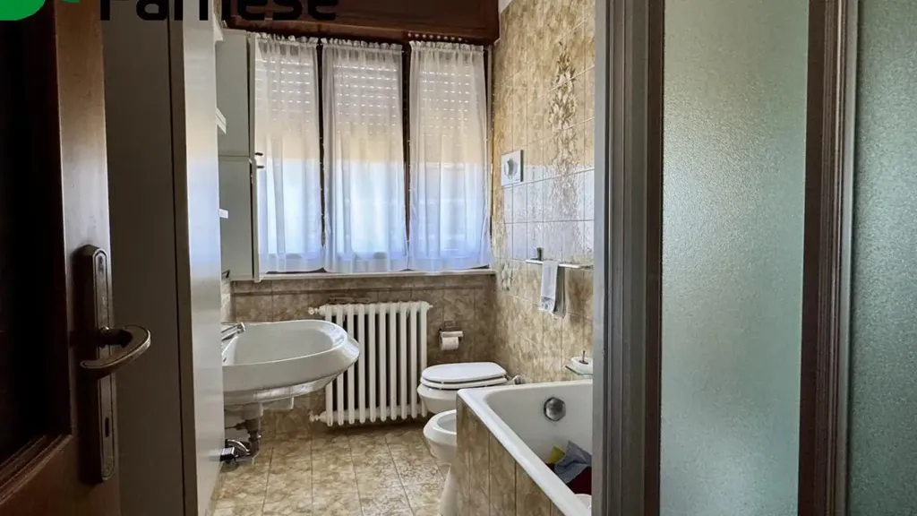 Salles de bain - Spacious Apartment with Balcony in Piacenza
