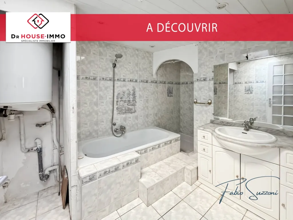 Salles de bain - Appartement Duplex avec Terrasse en Centre-Village à Gareoult