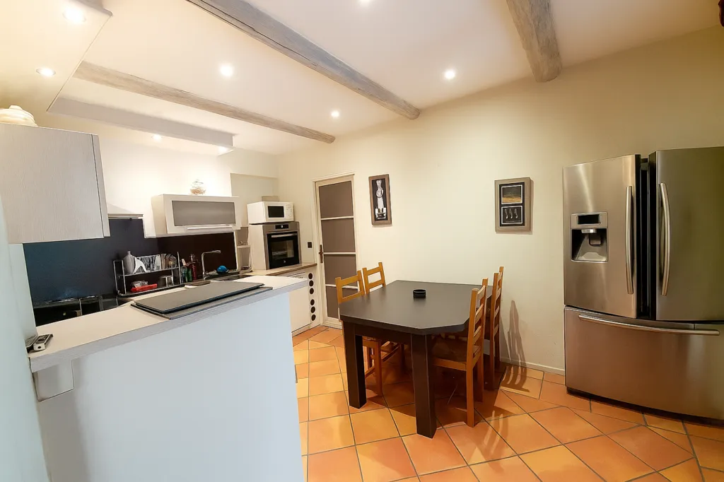 Cuisine - Maison avec Studio Indépendant au Calme à Robion