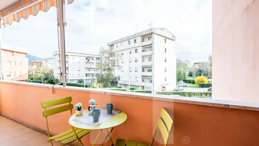 Rõdu - Modern Studio with Balcony in Pisa