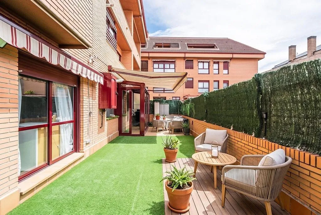 Terrass - Apartment with Pool and Terrace in Las Rozas