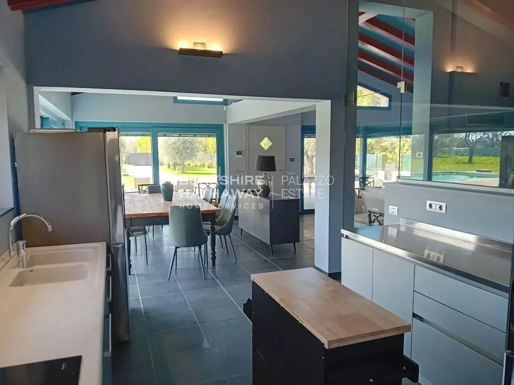 Cuisine - Modern Villa with Pool in Pietrasanta
