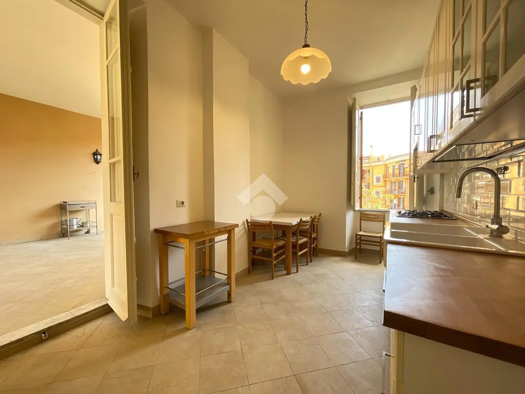 Cucina - Elegant 4-Bedroom Apartment in Trieste, Rome