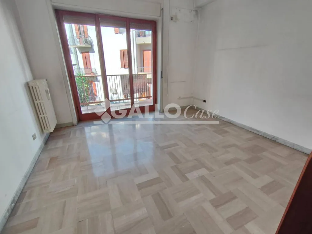 Pièces - Central Apartment with Balconies in Cosenza