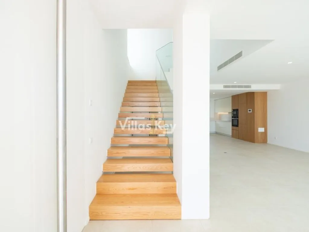 Pièces - Modern Villa with Pool in Lagos, Portugal