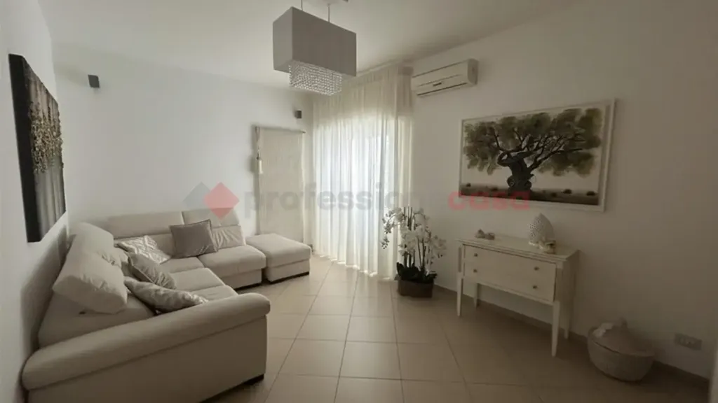 Séjour - Refurbished Apartment with Double Exposure in Grottaglie