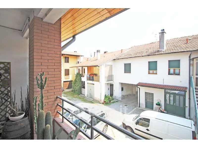 Balcony - Rustic Triplex with Garden in Castiglione Olona
