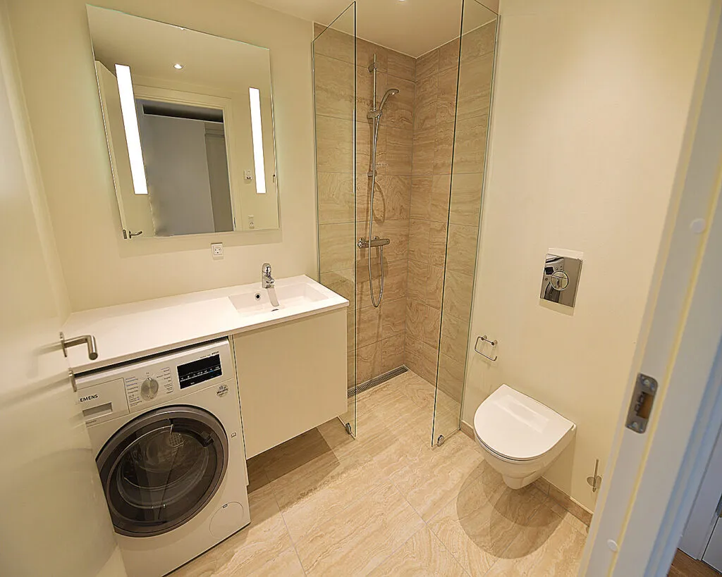 Vannitoad - Two-Bedroom Apartment with Harbour View in Aalborg