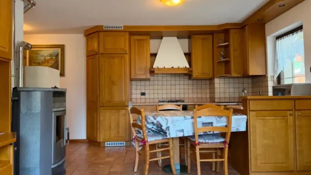 Cuisine - Rustic Triplex with Private Entrance in Valdidentro